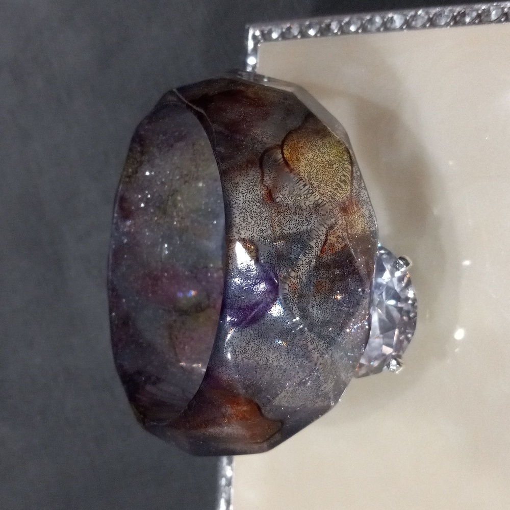 Vintage Chunky Lucite Faceted Resin Bangle Silver Glitter Multicolor Butterfly - Picture 5 of 13